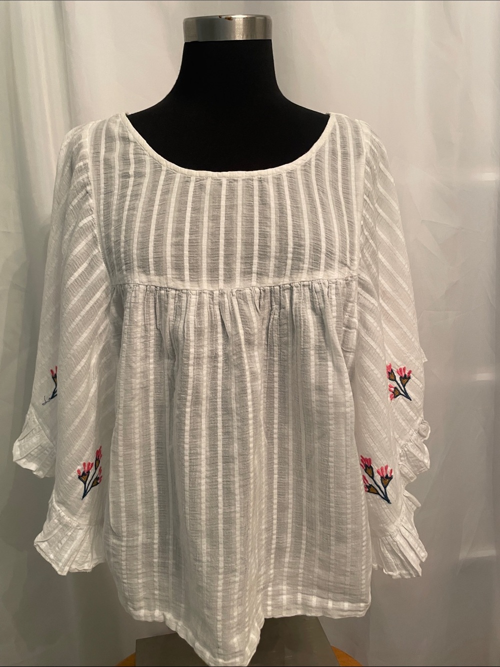 lovestitch White Flutter Sleeve Tunic with Pink Floral Embroidery Size M